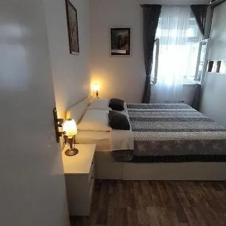 Regina - Duplex Two Bedroom Apartment Split