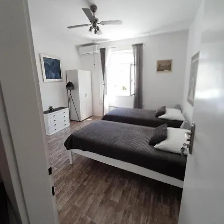 Regina - Duplex Two Bedroom Апартаменты *