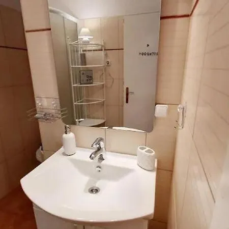 Regina - Duplex Two Bedroom * Сплит